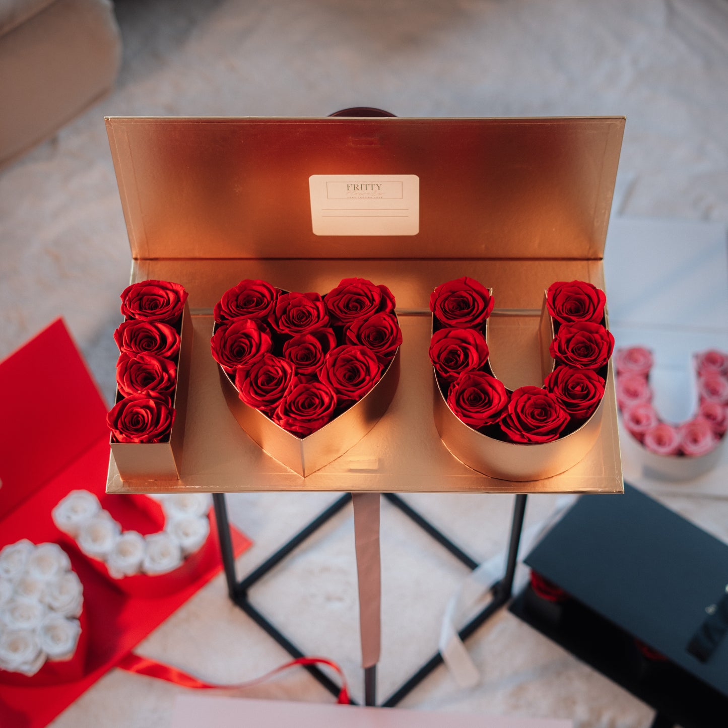 I Love U Box mit echten konservierten Rosen (min. 20 Stück)