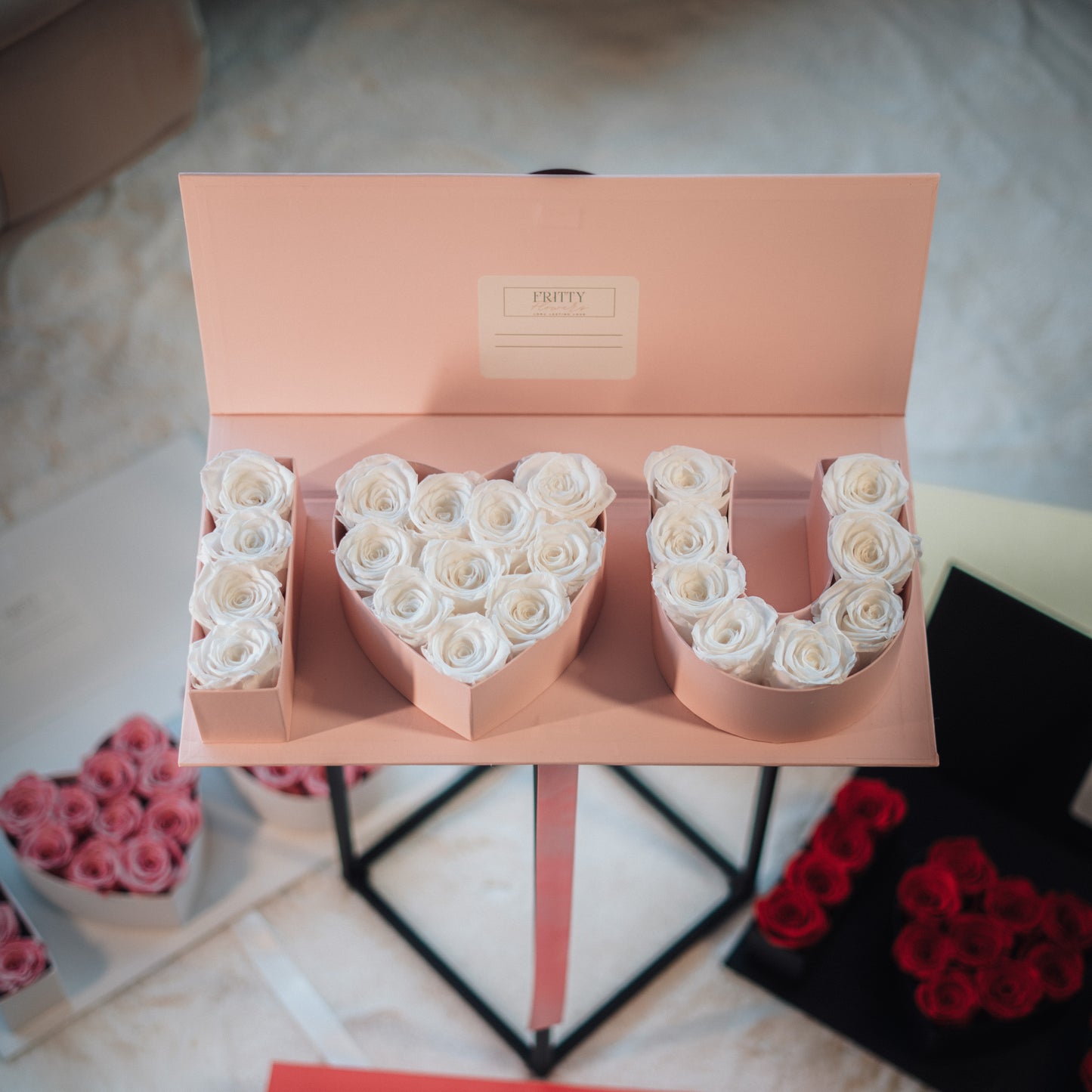 I Love U Box mit echten konservierten Rosen (min. 20 Stück)