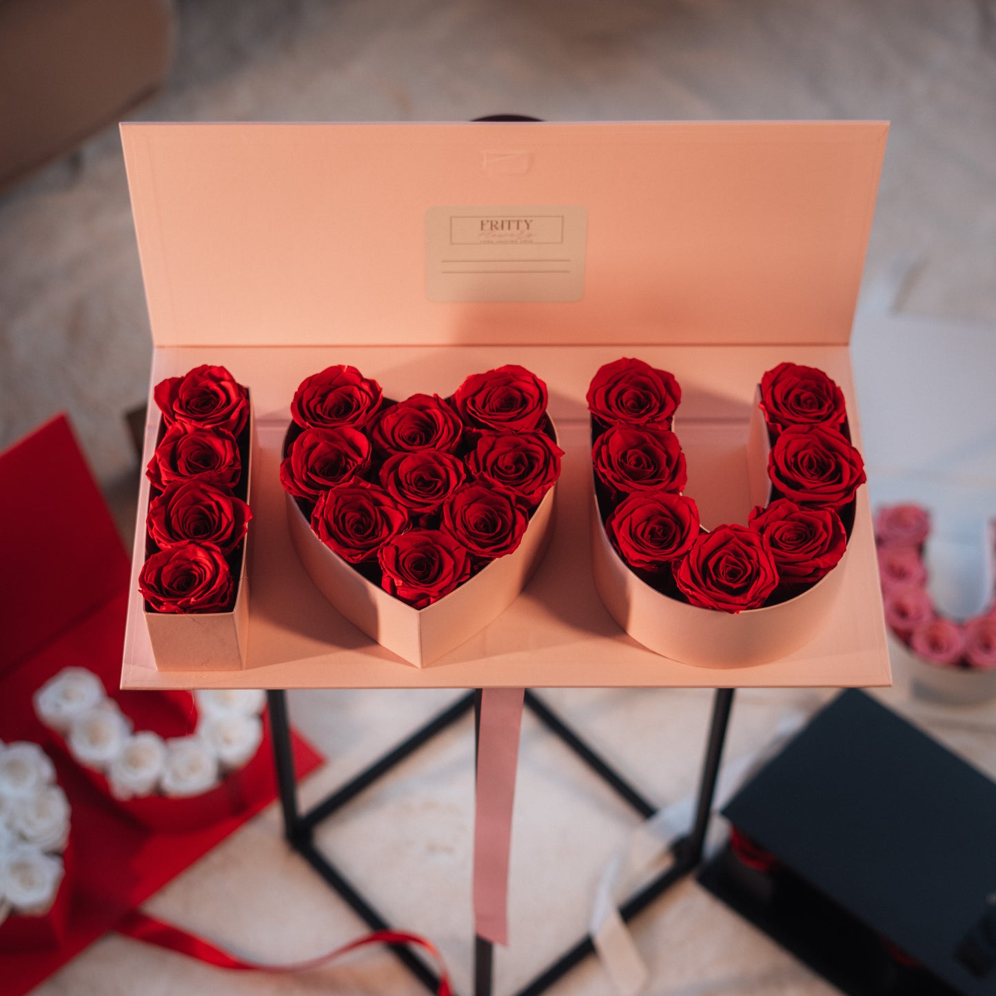 I Love U Box mit echten konservierten Rosen (min. 20 Stück)