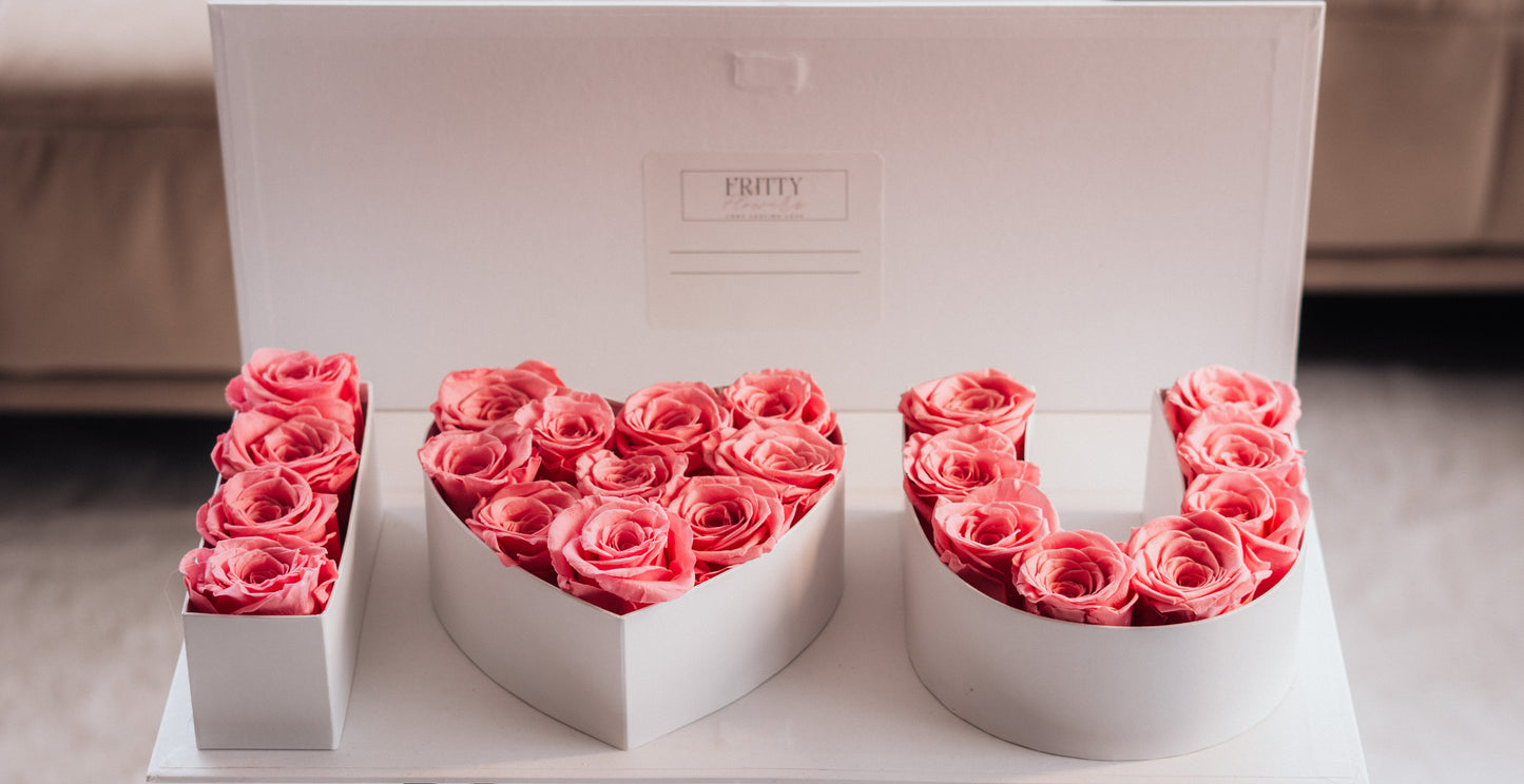 I Love U Box mit echten konservierten Rosen (min. 20 Stück)