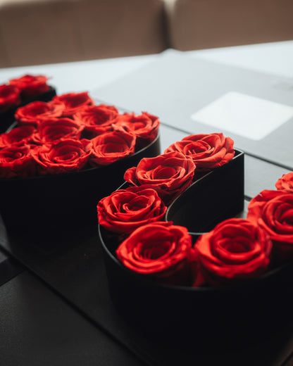 I Love U Box mit echten konservierten Rosen (min. 20 Stück)